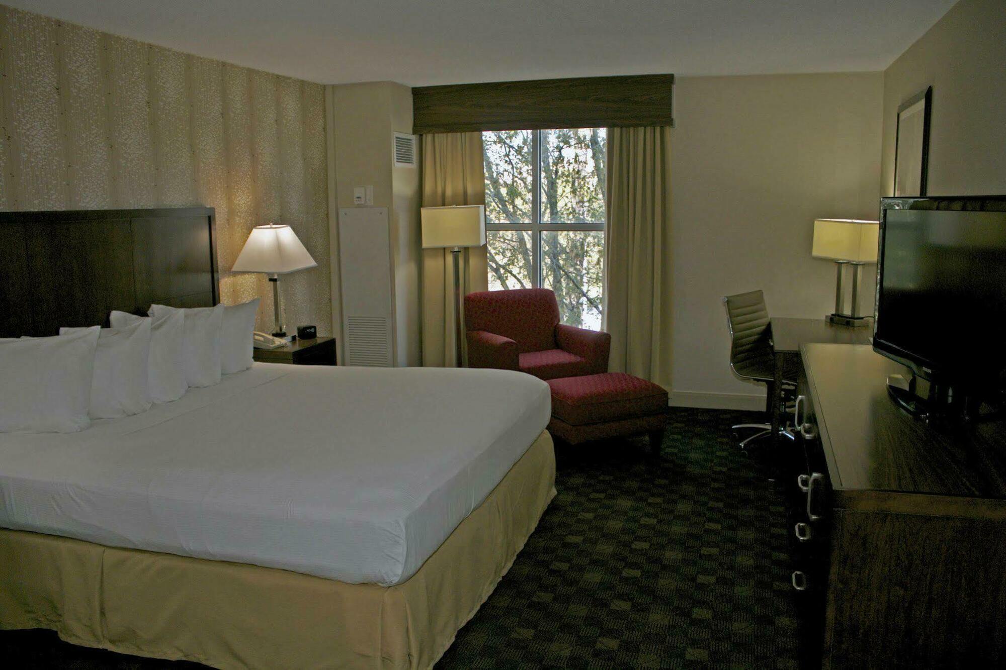Doubletree By Hilton Norfolk Airport Hotel Kültér fotó